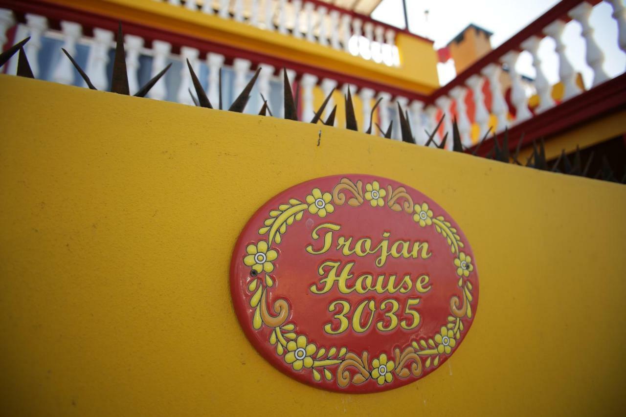 Trojan House Lägenhet Ensenada Exteriör bild